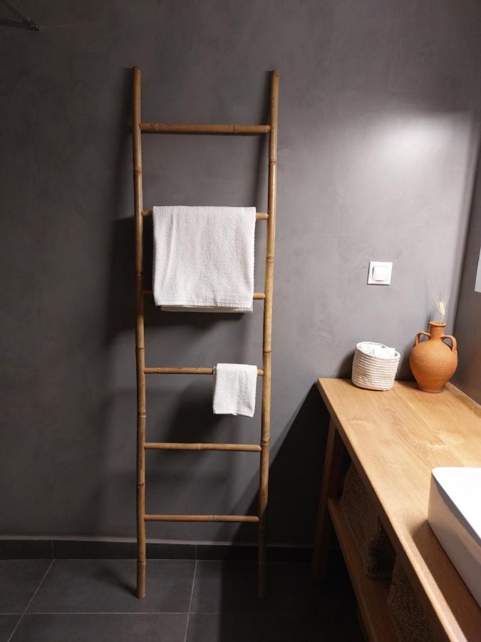 Christina-Anna Athens City Center Walking Distance To Everywhere And Acropolis, In One Of The Most Favorable Locations By National Gardens And Zoo, Hellenic Parliament In Syntagma And Stylish Exquisite Kolonaki Cozy Renovated Apartment Bagian luar foto