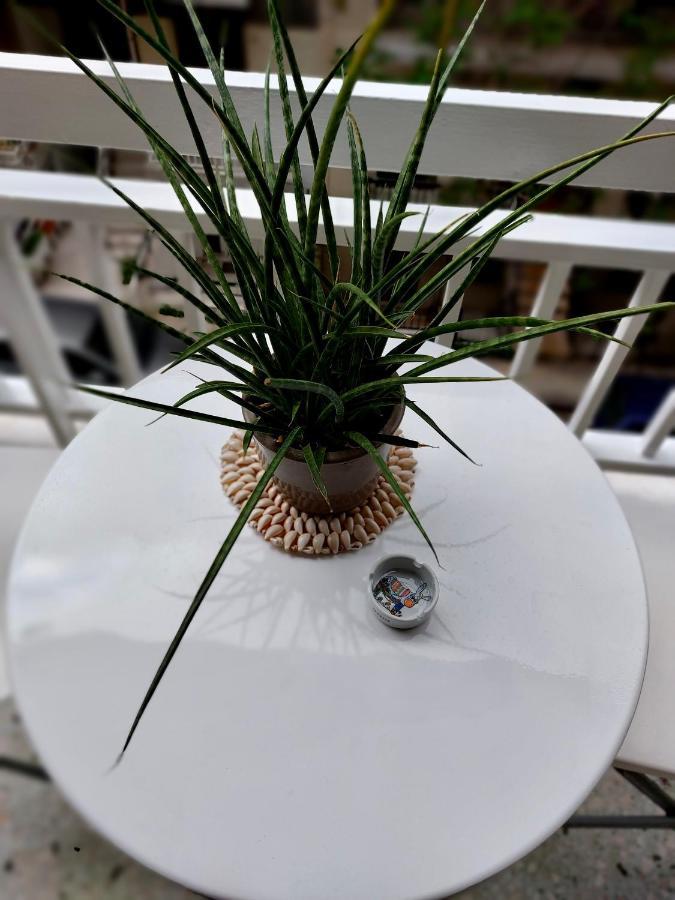 Christina-Anna Athens City Center Walking Distance To Everywhere And Acropolis, In One Of The Most Favorable Locations By National Gardens And Zoo, Hellenic Parliament In Syntagma And Stylish Exquisite Kolonaki Cozy Renovated Apartment Bagian luar foto