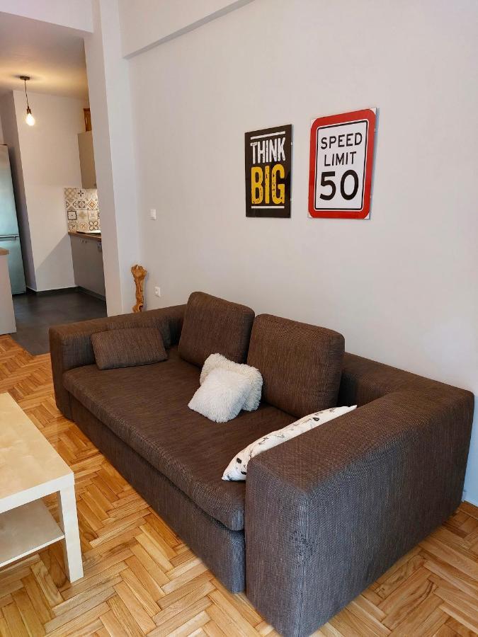 Christina-Anna Athens City Center Walking Distance To Everywhere And Acropolis, In One Of The Most Favorable Locations By National Gardens And Zoo, Hellenic Parliament In Syntagma And Stylish Exquisite Kolonaki Cozy Renovated Apartment Bagian luar foto