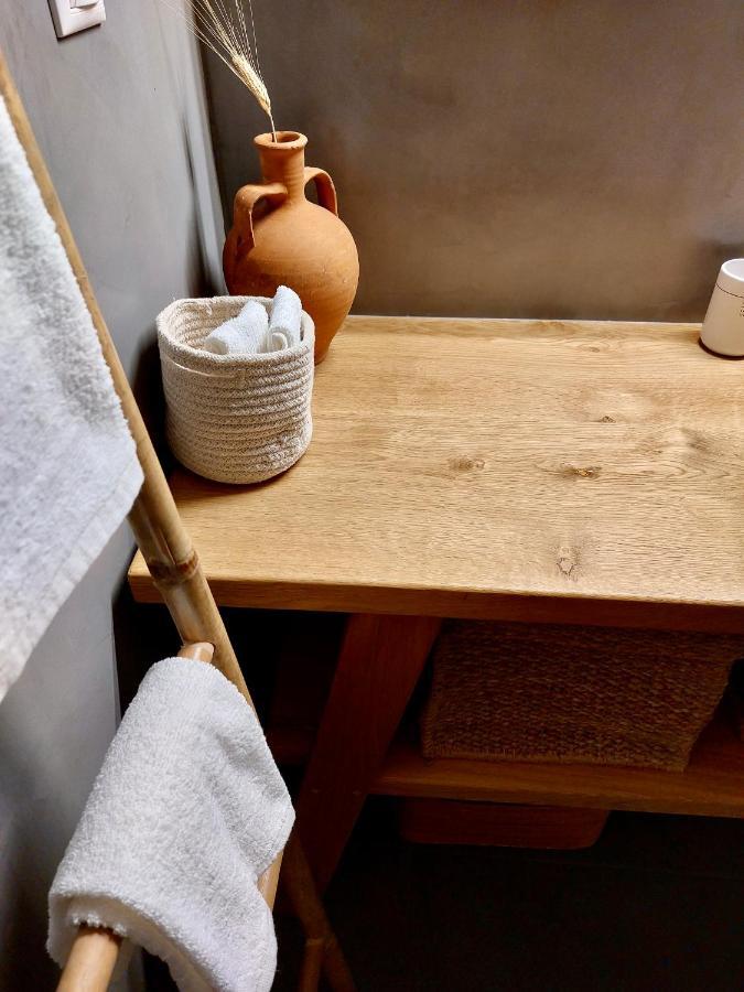 Christina-Anna Athens City Center Walking Distance To Everywhere And Acropolis, In One Of The Most Favorable Locations By National Gardens And Zoo, Hellenic Parliament In Syntagma And Stylish Exquisite Kolonaki Cozy Renovated Apartment Bagian luar foto
