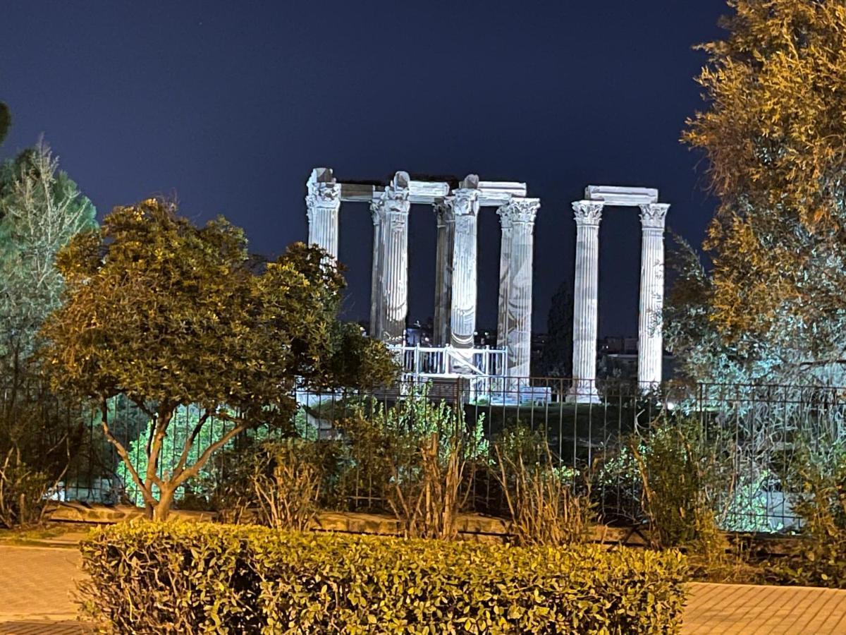 Christina-Anna Athens City Center Walking Distance To Everywhere And Acropolis, In One Of The Most Favorable Locations By National Gardens And Zoo, Hellenic Parliament In Syntagma And Stylish Exquisite Kolonaki Cozy Renovated Apartment Bagian luar foto